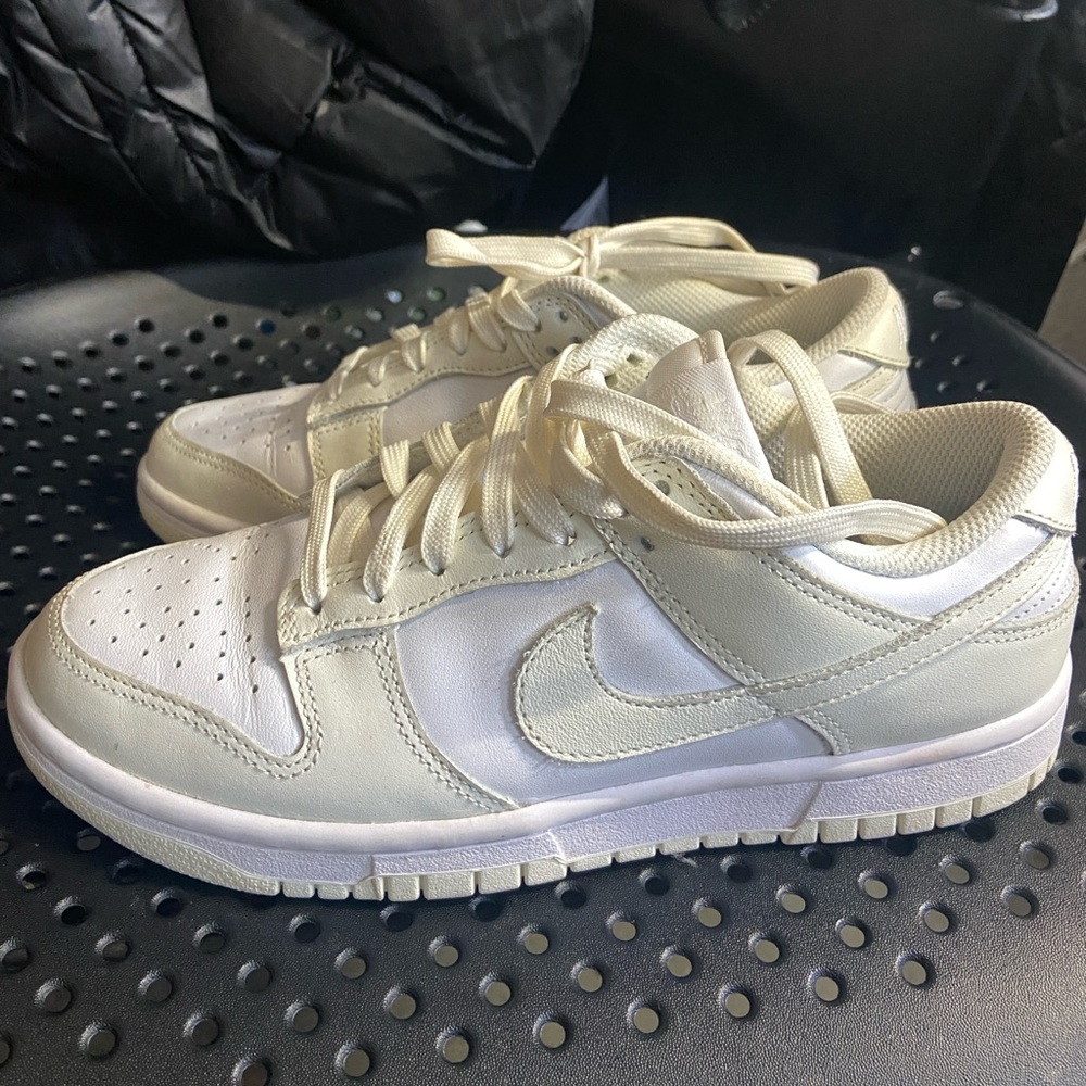 Nike Dunk Lows size 6.5 lightly worn
